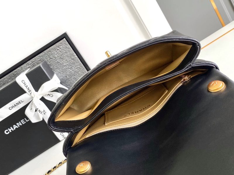 CC MINI 22 HANDBAG IN BLACK CALFSKIN GOLD HARDWARE