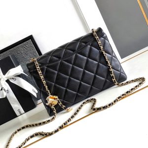 CC MINI 22 HANDBAG IN BLACK CALFSKIN GOLD HARDWARE