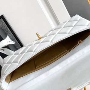 CC MEDIUM 27 CLASSIC FLAP BAG IN WHITE CALFSKIN WITH PEARL CHAIN