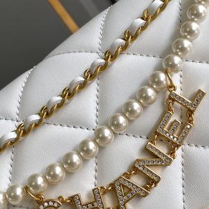 CC MEDIUM 27 CLASSIC FLAP BAG IN WHITE CALFSKIN WITH PEARL CHAIN