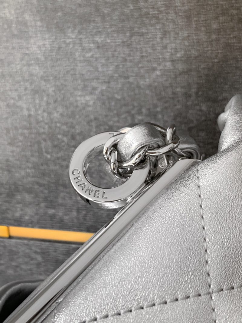 img_d0c94e6f_20241016_i1729083005_7587_0_jpg CC Vintage Hobo Bag 40cm Silver Metalic Lambskin Silver Hardware