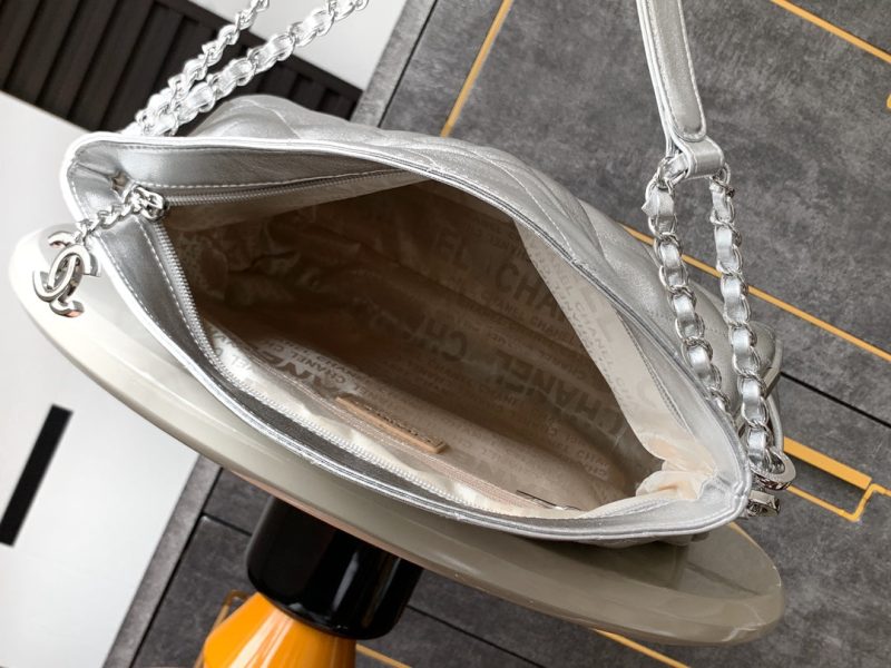 img_d0c94e6f_20241016_i1729083020_4943_1_jpg CC Vintage Hobo Bag 30cm Silver Metalic Lambskin Silver Hardware