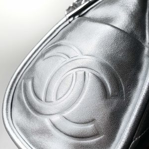 img_d0c94e6f_20241016_i1729083021_1748_6_jpg CC Vintage Hobo Bag 30cm Silver Metalic Lambskin Silver Hardware