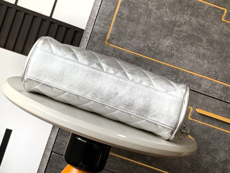 img_d0c94e6f_20241016_i1729083021_2039_7_jpg CC Vintage Hobo Bag 30cm Silver Metalic Lambskin Silver Hardware