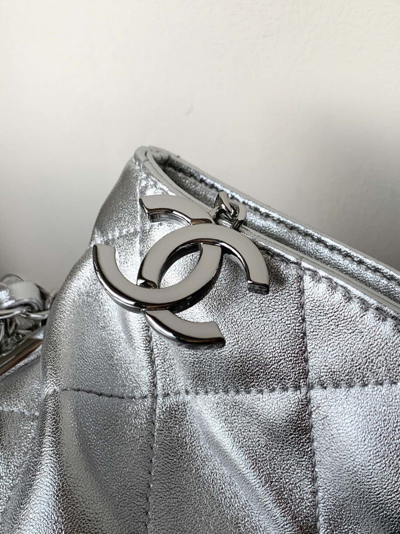 img_d0c94e6f_20241016_i1729083021_2270_4_jpg CC Vintage Hobo Bag 30cm Silver Metalic Lambskin Silver Hardware