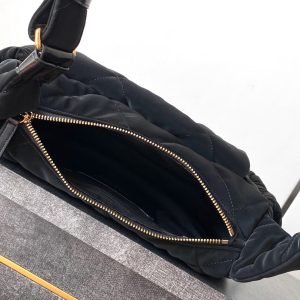 img_d0c94e6f_20241106_i1730890340_3629_4_jpg HOBO BAG 32 IN BLACK NYLON WITH GOLD METAL