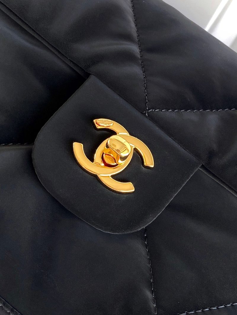 img_d0c94e6f_20241106_i1730890340_7353_3_jpg HOBO BAG 32 IN BLACK NYLON WITH GOLD METAL