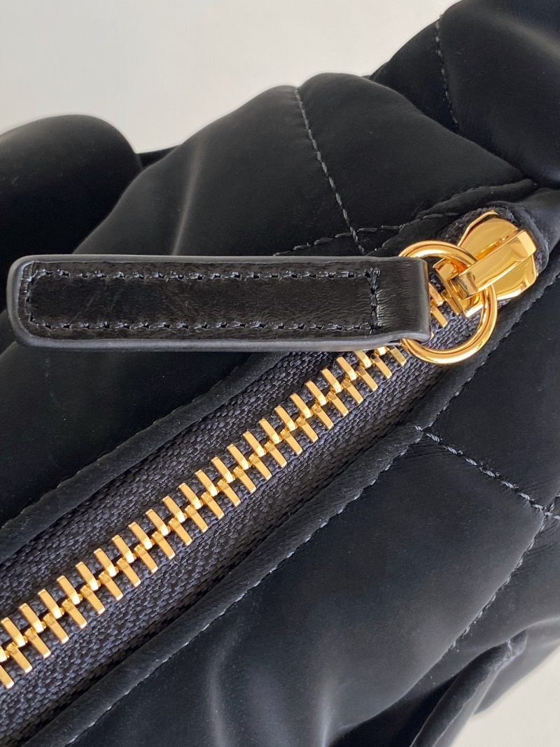 img_d0c94e6f_20241106_i1730890340_9269_2_jpg HOBO BAG 32 IN BLACK NYLON WITH GOLD METAL