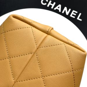 Chanel 26C Hobo Bag Beige Cowhide GHW 272334