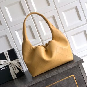 Chanel 26C Hobo Bag Beige Cowhide GHW 272334