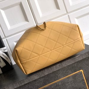 Chanel 26C Hobo Bag Beige Cowhide GHW 272334