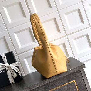 Chanel 26C Hobo Bag Beige Cowhide GHW 272334