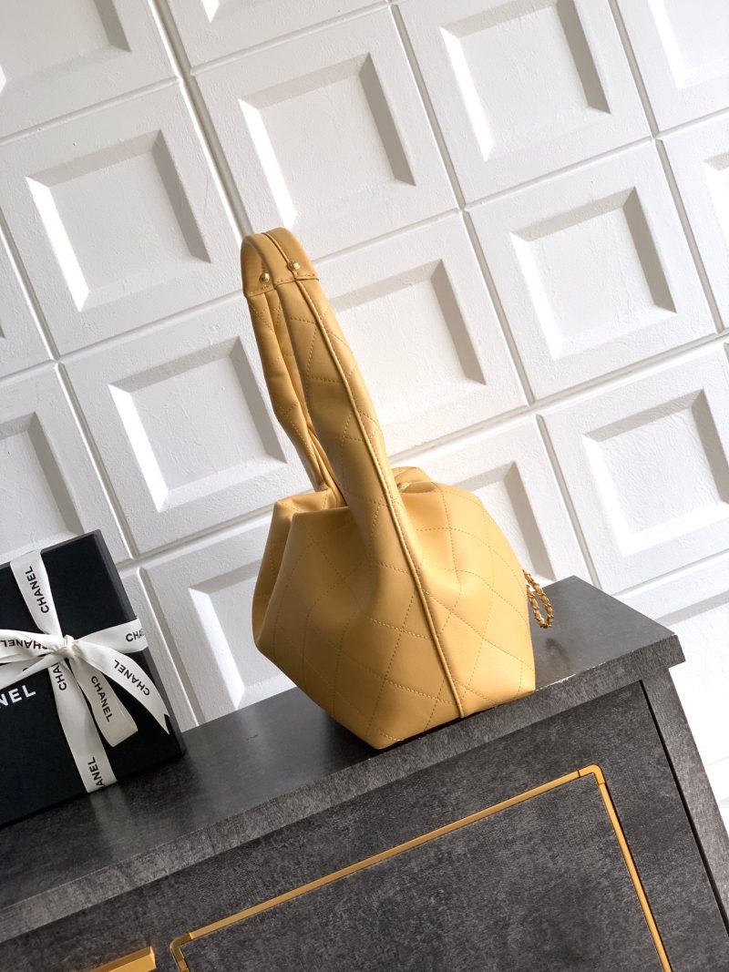 Chanel 26C Hobo Bag Beige Cowhide GHW 272334