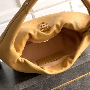 Chanel 26C Hobo Bag Beige Cowhide GHW 272334