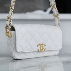 19 FLAP BAG 18 WHITE BODIN CALFSKIN GOLD HARDWARE