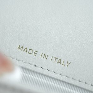 19 FLAP BAG 18 WHITE BODIN CALFSKIN GOLD HARDWARE