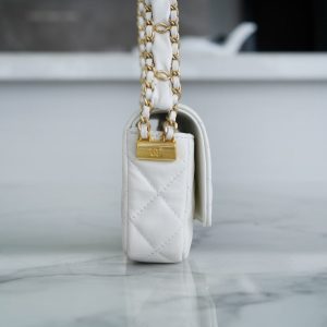 19 FLAP BAG 18 WHITE BODIN CALFSKIN GOLD HARDWARE