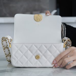 19 FLAP BAG 18 WHITE BODIN CALFSKIN GOLD HARDWARE