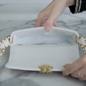 19 FLAP BAG 18 WHITE BODIN CALFSKIN GOLD HARDWARE