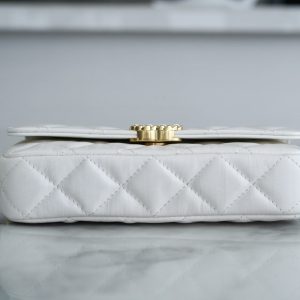 19 FLAP BAG 18 WHITE BODIN CALFSKIN GOLD HARDWARE