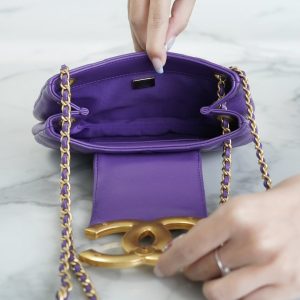 HOBO BAG 21 WITH LARGE LOGO IN PURPLE LAMBSKIN GOLD HARDWARE