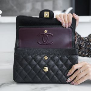 CLASSIC FLAP 23 BLACK CAVIAR GOLD HARDWARE