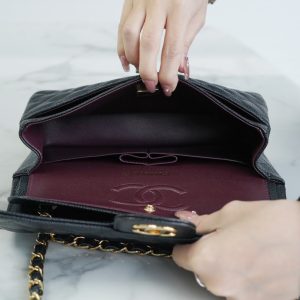 CLASSIC FLAP 23 BLACK CAVIAR GOLD HARDWARE