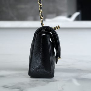 CLASSIC FLAP 23 BLACK CAVIAR GOLD HARDWARE