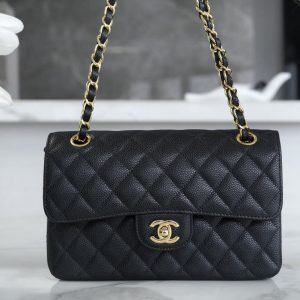 CLASSIC FLAP 23 BLACK CAVIAR GOLD HARDWARE