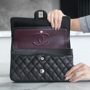 CLASSIC FLAP 25 BLACK CAVIAR SILVER HARDWARE
