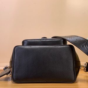 img_e0e5a069_20250320_i1742410731521_8930_0_3_jpg LV Noe Cargo Jmlt Black Calfskin 205342