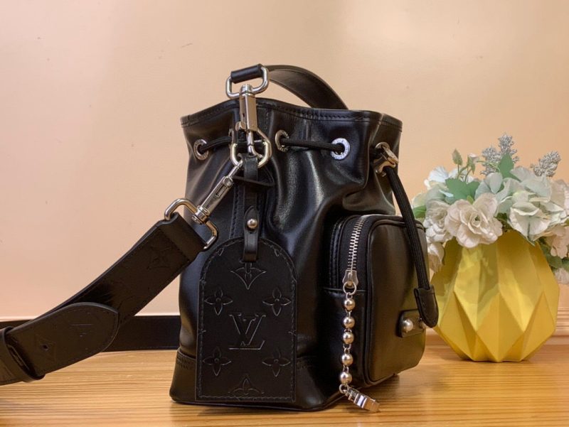 img_e0e5a069_20250320_i1742410731523_8065_0_1_jpg LV Noe Cargo Jmlt Black Calfskin 205342