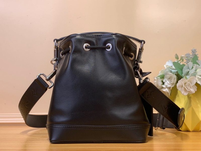 img_e0e5a069_20250320_i1742410731523_8225_0_2_jpg LV Noe Cargo Jmlt Black Calfskin 205342