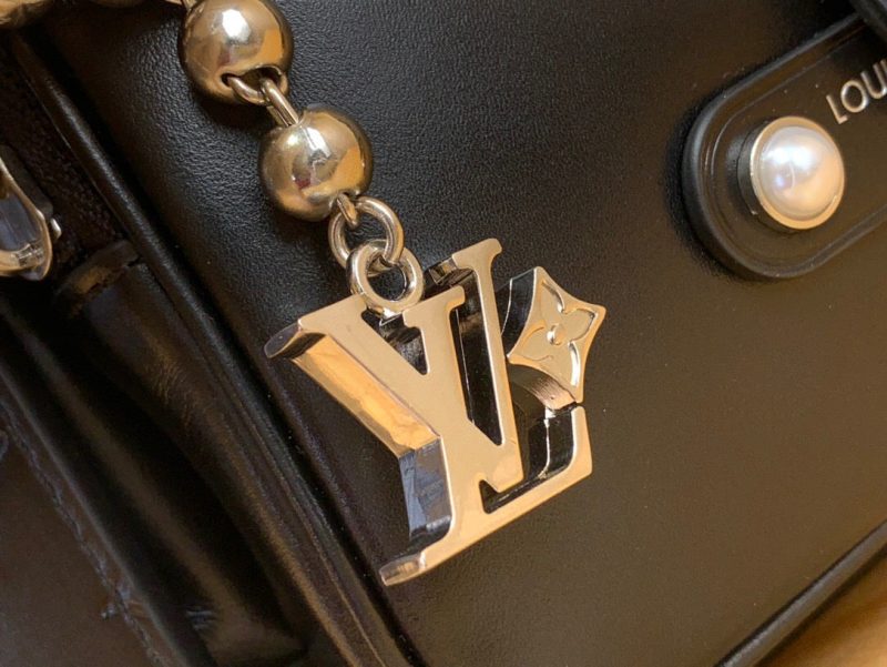 img_e0e5a069_20250320_i1742410731910_879_0_5_jpg LV Noe Cargo Jmlt Black Calfskin 205342