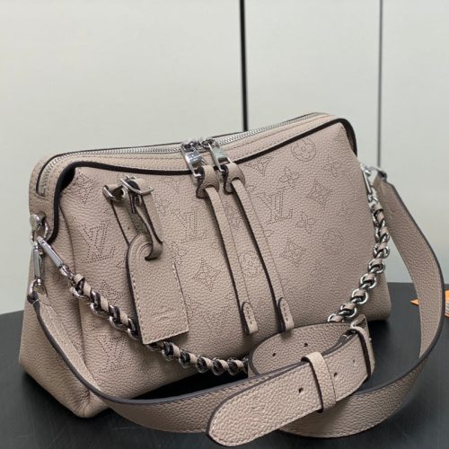 img_e8675cc7_20240317_i1710660534_2614_5_jpg hand it all pm 29cm dark beige mahina calfskin