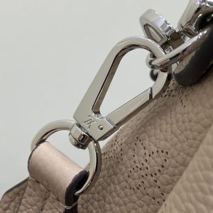 hand it all pm 29cm dark beige mahina calfskin