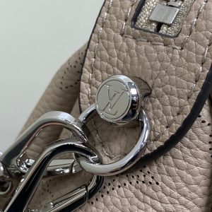 hand it all pm 29cm dark beige mahina calfskin
