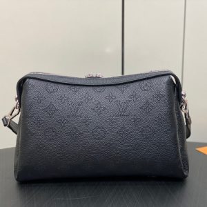 hand it all pm 29cm black mahina calfskin