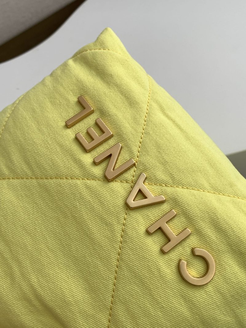 img_ecb71349_20241118_i1731917781_693_5_jpg_f20ac8a1-a406-4f75-ad3f-3cccb8d46bf4 Chanel 25 Hobo Bag 20cm Yellow Canvas 324801