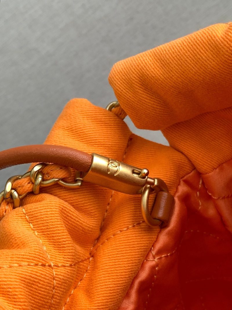 img_ecb71349_20241118_i1731917807_2186_2_jpg_19593d8e-7276-4e8a-b22f-6b614083e521 Chanel 25 Hobo Bag 20cm Orange Canvas 324802