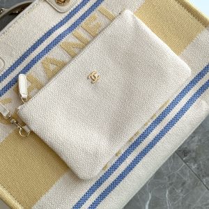 CC 25C ToTe Bag Beige Light Tan Canvas Fabric 238508