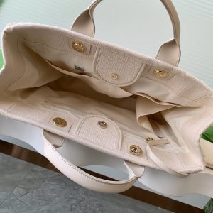 CC 25C ToTe Bag Beige Light Tan Canvas Fabric 238508