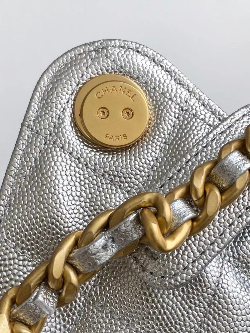 img_ecb71349_20250501_i1746078993920_1019_0_6_jpg CC 25C Hobo Bags 40cm Silver Metalic Grained Calfskin