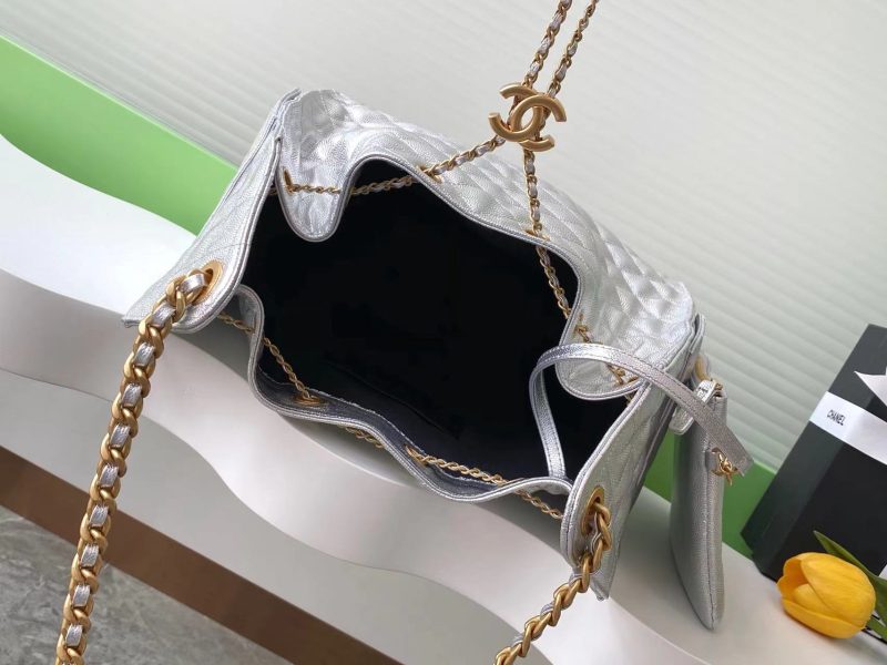 img_ecb71349_20250501_i1746078993922_6505_0_7_jpg CC 25C Hobo Bags 40cm Silver Metalic Grained Calfskin