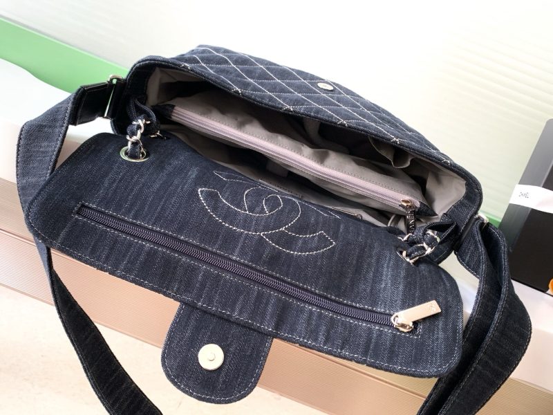 Chanel 25 Bag Navy Blue 34cm Denim Fabric 289496