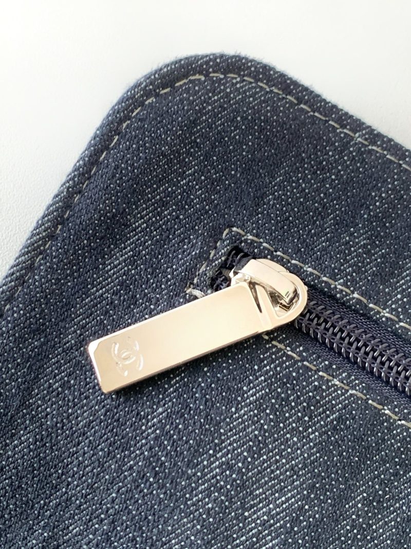 Chanel 25 Bag Navy Blue 34cm Denim Fabric 289496