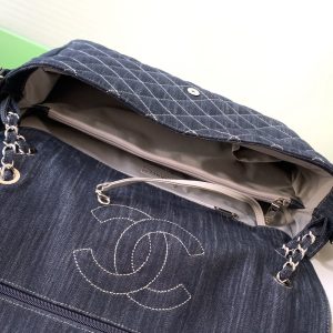Chanel 25 Bag Navy Blue 40cm Denim Fabric 289495