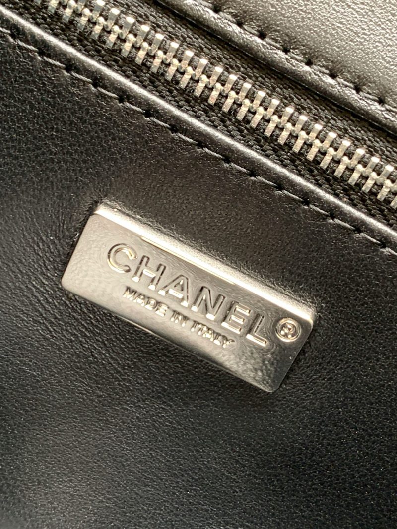 img_ecb71349_20251022_i1761108823513_8595_0_8_jpg CC 2025 Flap Bag Black White Sequin 298200