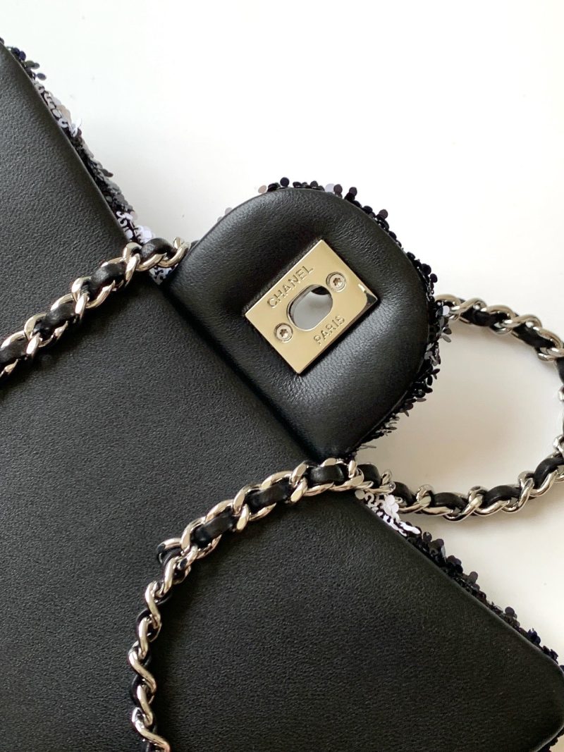 img_ecb71349_20251022_i1761108824686_1158_0_5_jpg CC 2025 Flap Bag Black White Sequin 298200