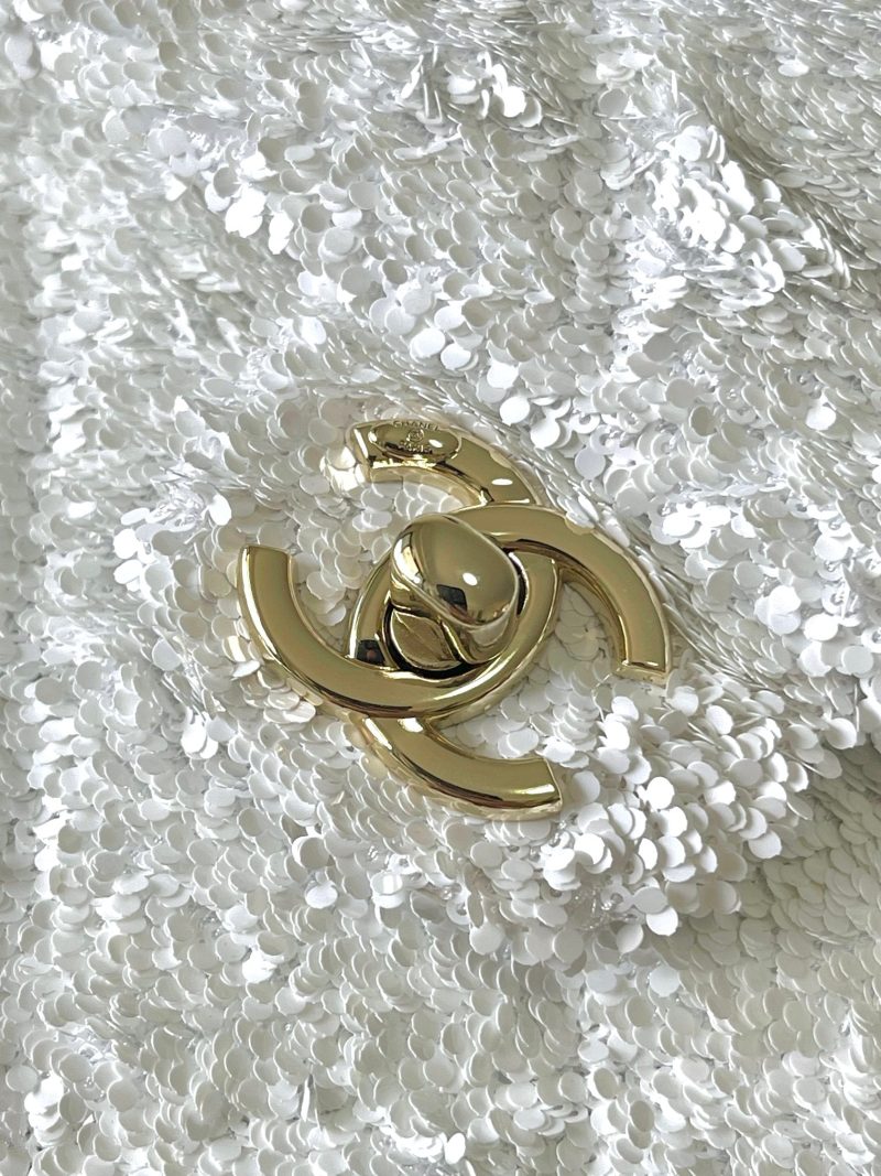 Chanel 25 Sequin Embroidered 21cm Bag White Leather Sequins 286172